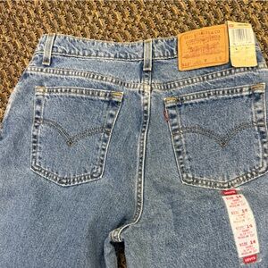 Levi’s High Rise Tapered Mom Jeans NWT Size 24 short Vintage Wash